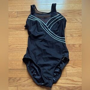 NWOT Black/White One Piece Swimsuit - US 10